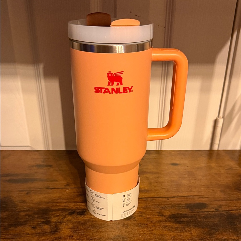 Stanley 40oz With Straw Vibrant Orange Mug